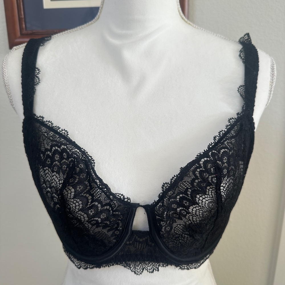 Stunning Simon Perele black lace bra size 34F